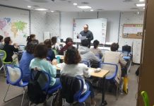 구리시청소년수련관, 수영회원 13명 수상안전요원 자격증 취득