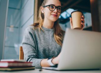 모토로라, 완전 무선 블루투스 이어폰 앞세워 일렉트로마트 입점