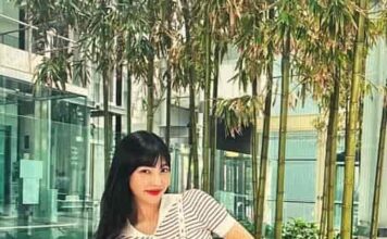 레드벨벳 조이로 보는 통통 튀는 여름 휴가룩 모음