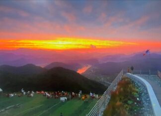 단양 당일치기 필수 여행코스!! – 카페산, 도담삼봉, 고수동굴